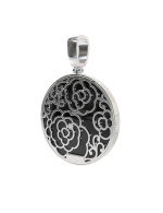 Подвеска из белого золота c ониксом и перламутром