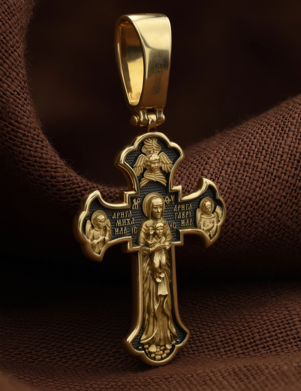 Крест из лимонного золота