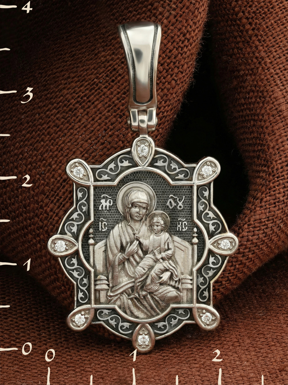 Нательная икона из белого золота 585 пробы c бриллиантами