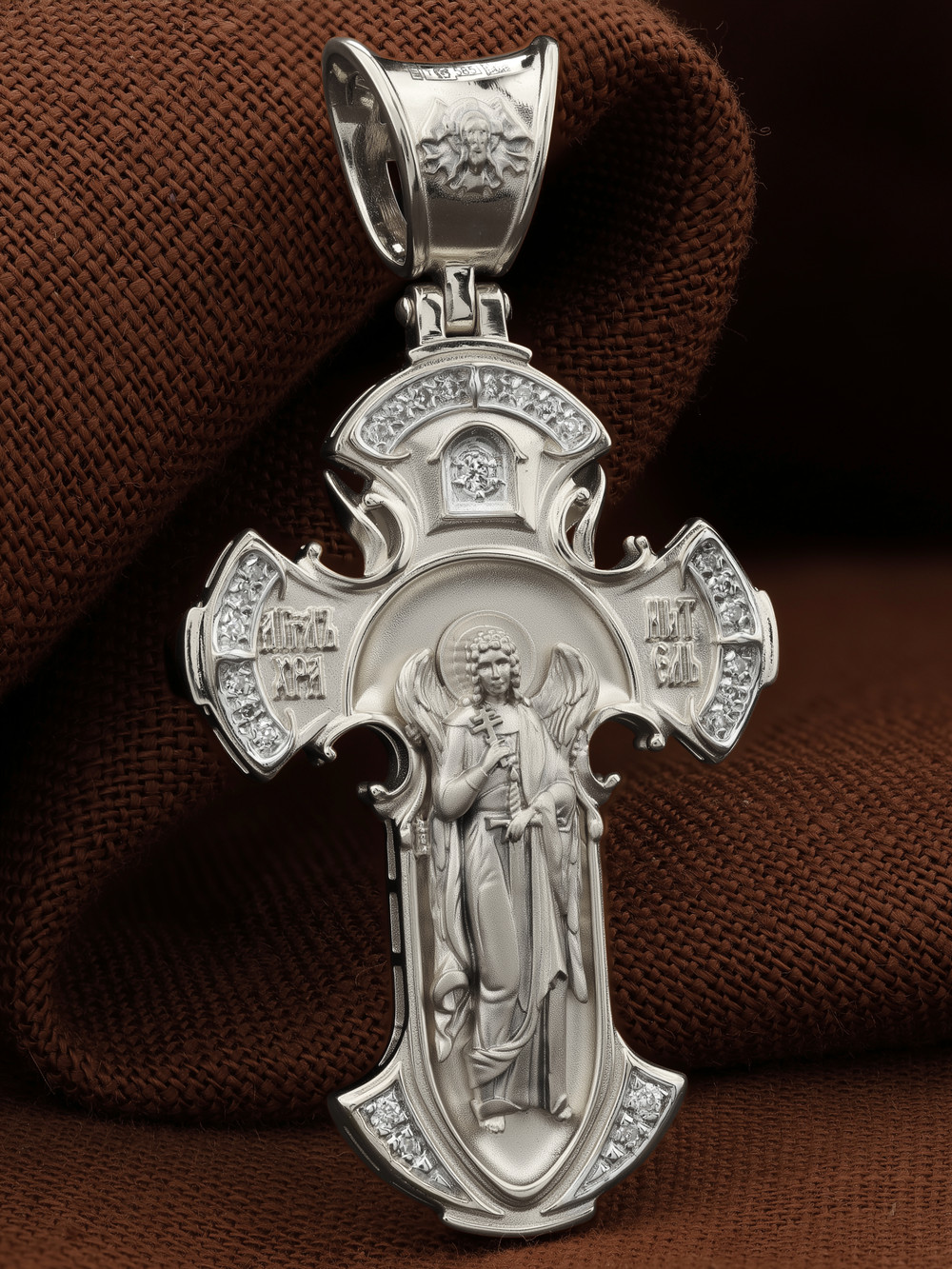 Крест из белого золота 585 пробы c бриллиантами