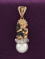 Подвеска из золота c жемчугом