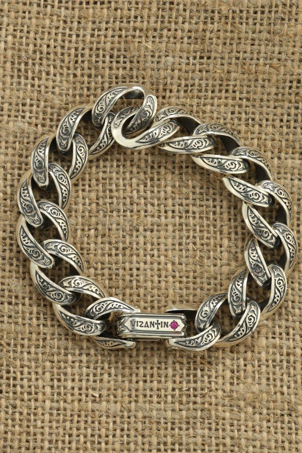 Браслет из серебра c рубином