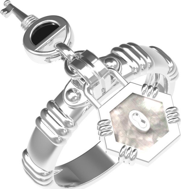 Кольцо из белого золота c ониксом и перламутром