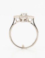 Кольцо из белого золота c бриллиантами