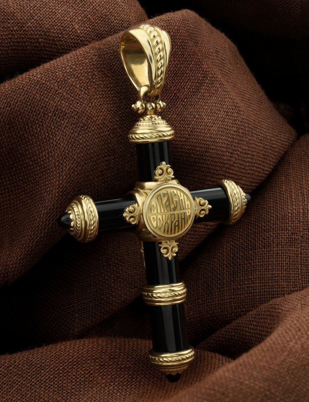 Крест из лимонного золота c ониксом