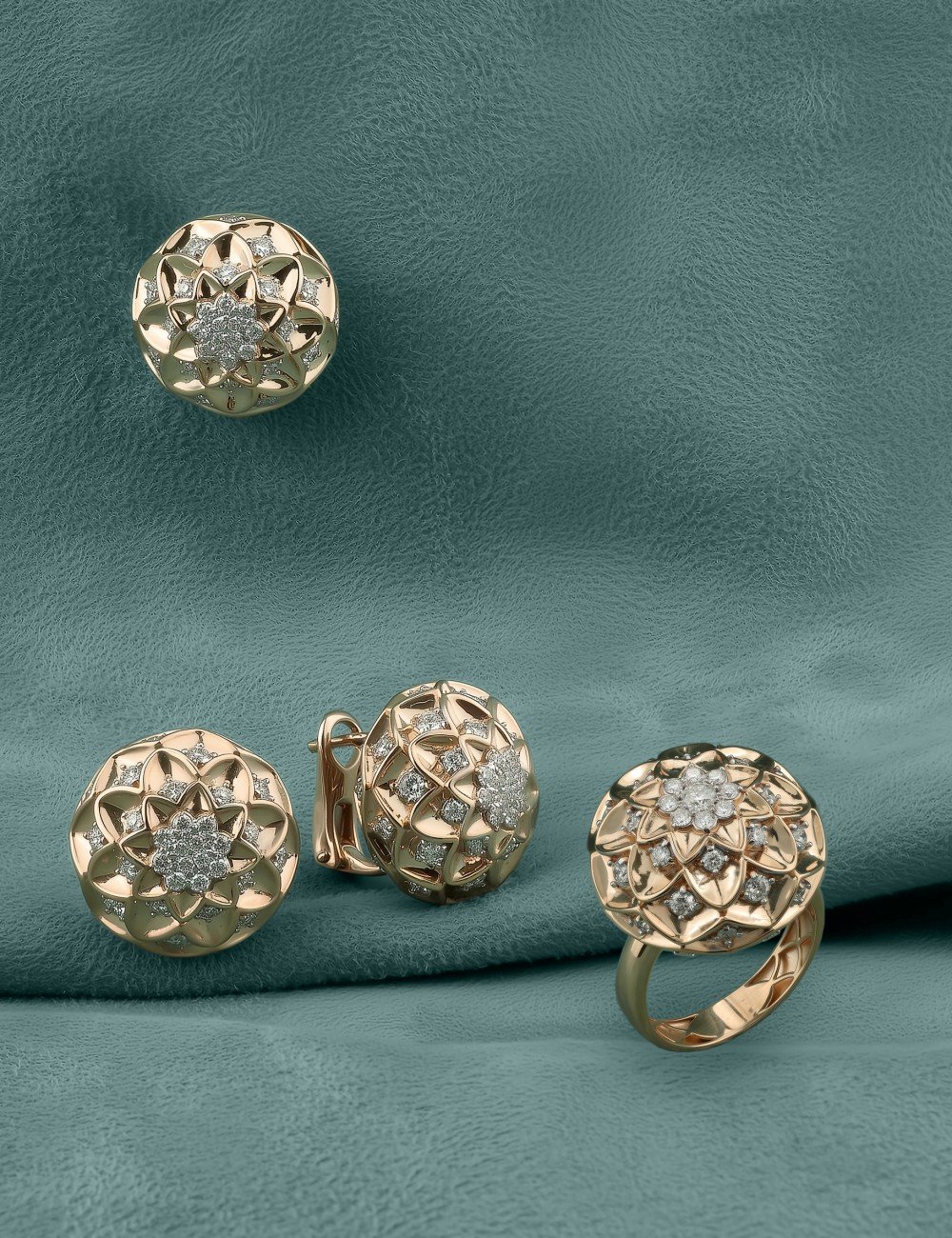 Кольцо из золота c бриллиантами