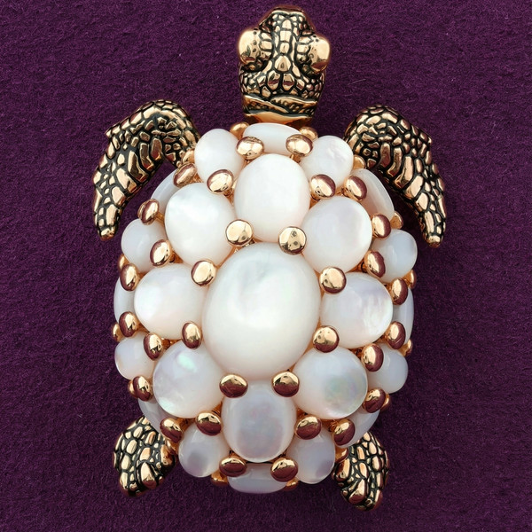 Брошь-подвеска из красного золота 585 пробы c эмалью и перламутром