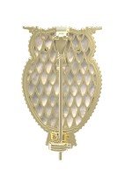 Брошь из лимонного золота c эмалью, ониксом и перламутром