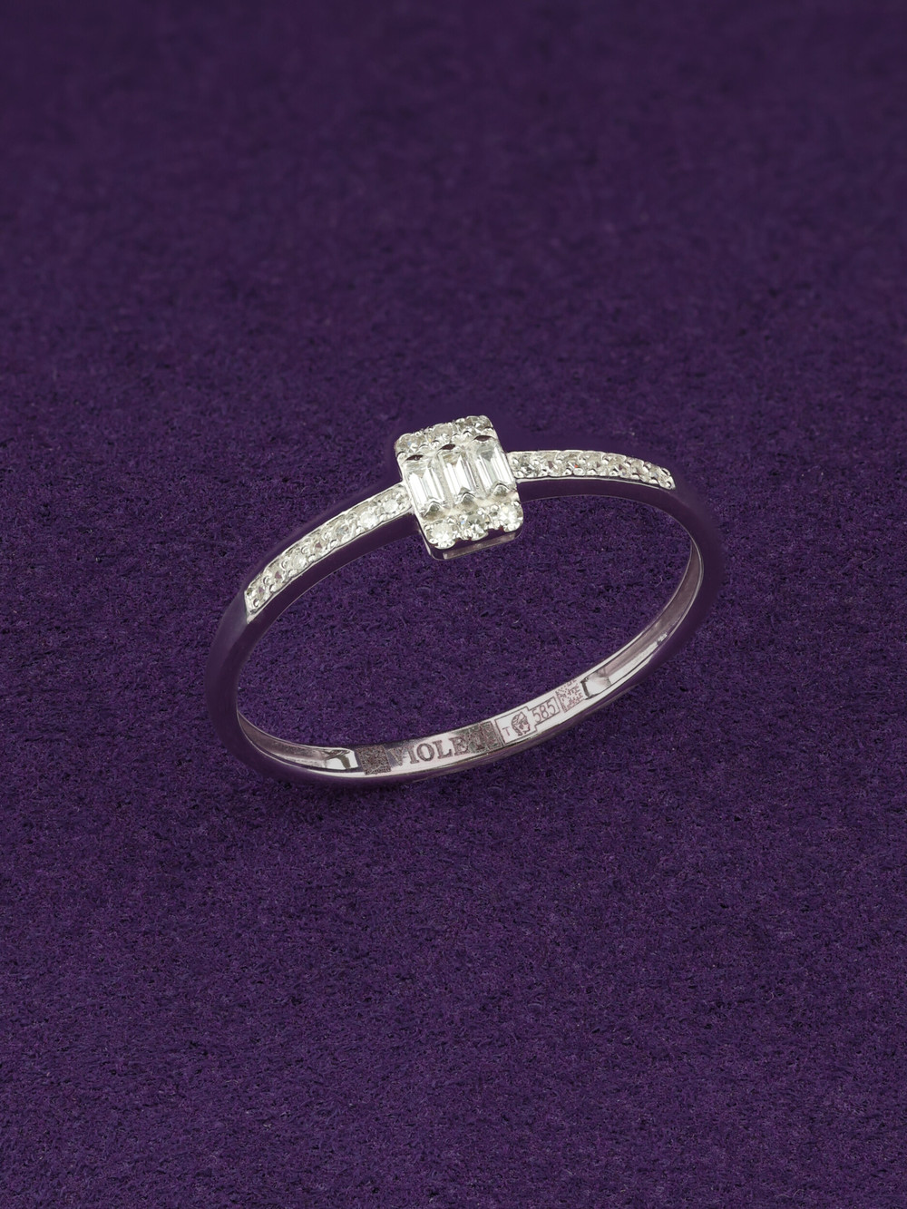 Кольцо из белого золота 585 пробы c бриллиантами