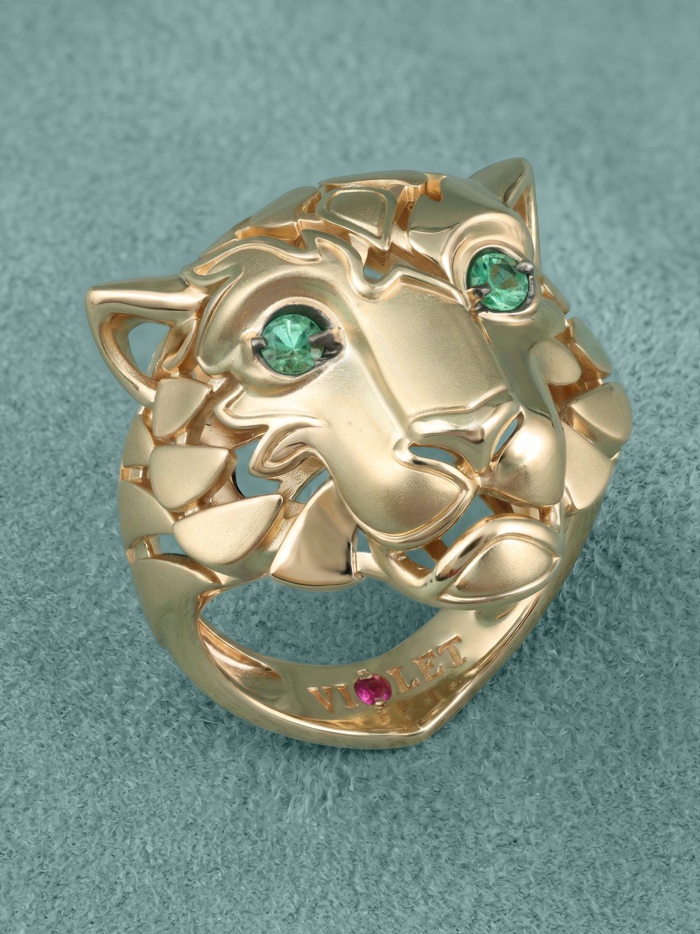 Кольцо из золота c изумрудом и рубином