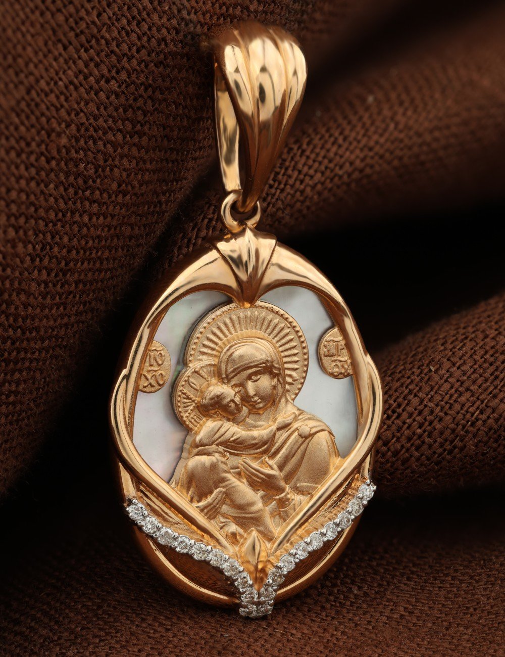 Образок из золота c бриллиантами и перламутром