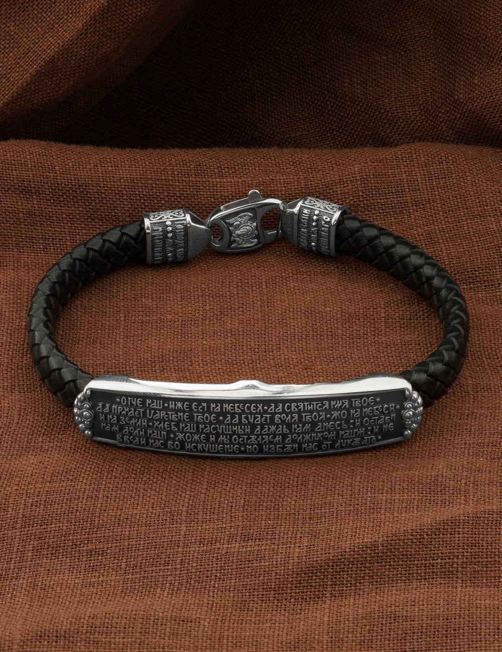 Браслет из белого золота c шнурком