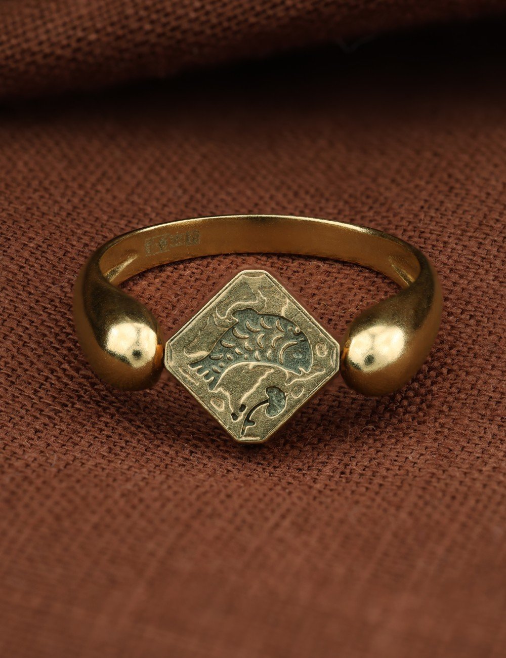 Кольцо из зелёного золота