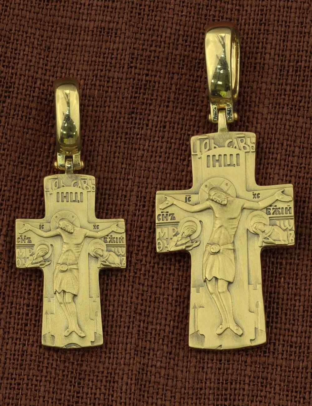 Крест из лимонного золота