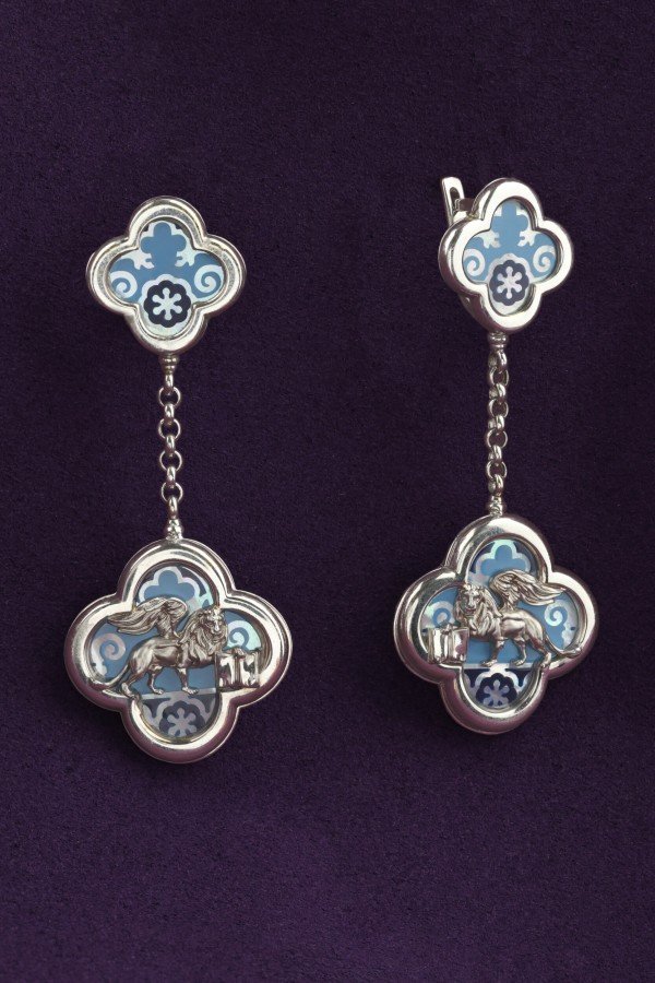 Серьги из белого золота c эмалью и перламутром