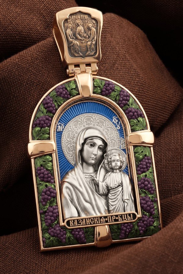 Образок из золота c эмалью