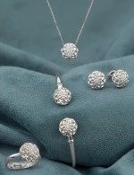 Серьги из белого золота 585 пробы c бриллиантами