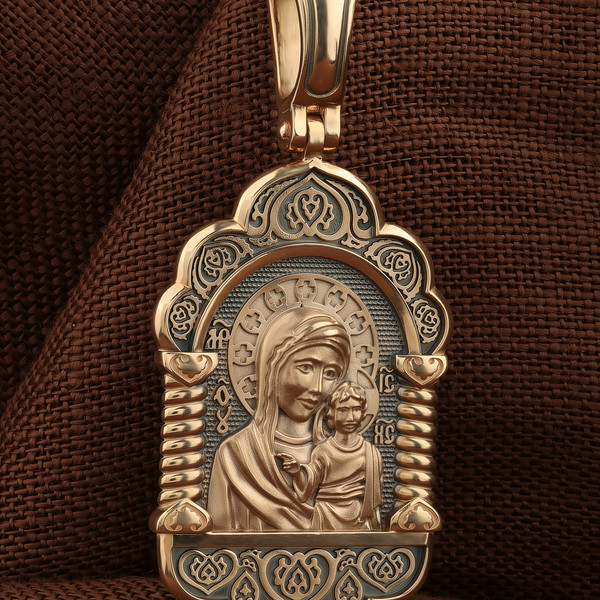 Нательная икона из красного золота 585 пробы