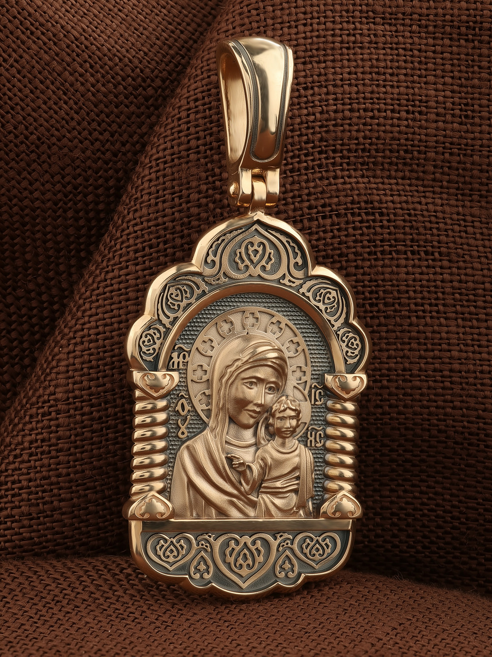 Нательная икона из красного золота 585 пробы