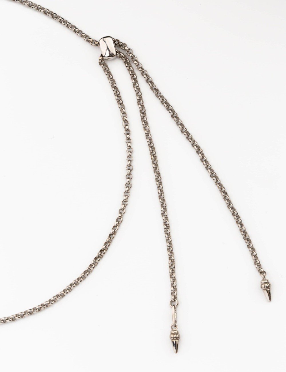 Колье из белого золота c эмалью