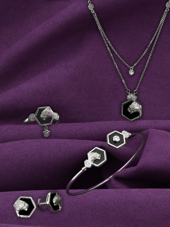 Колье из белого золота 585 пробы c бриллиантами и ониксом