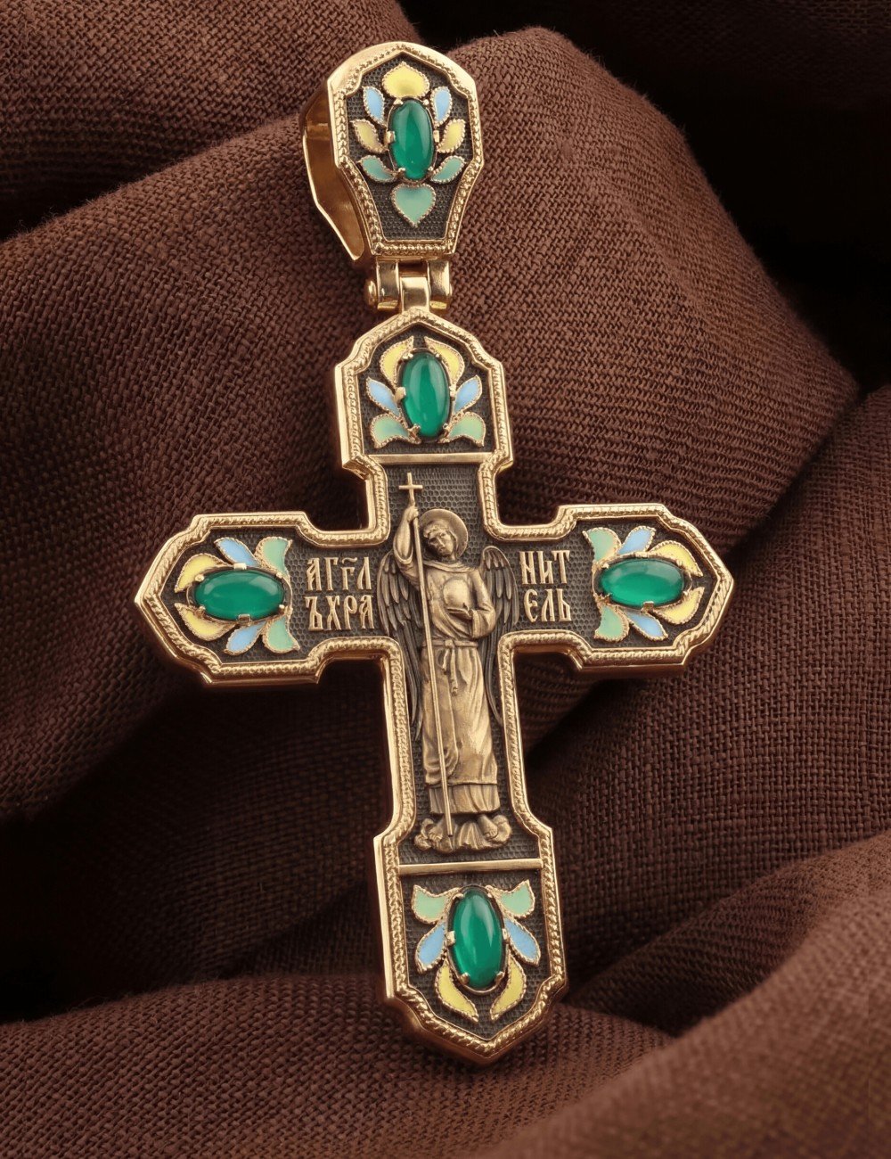 Крест из золота c эмалью и хризопразом