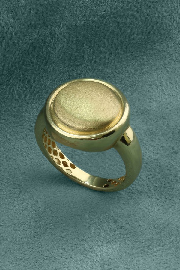 Кольцо из лимонного золота