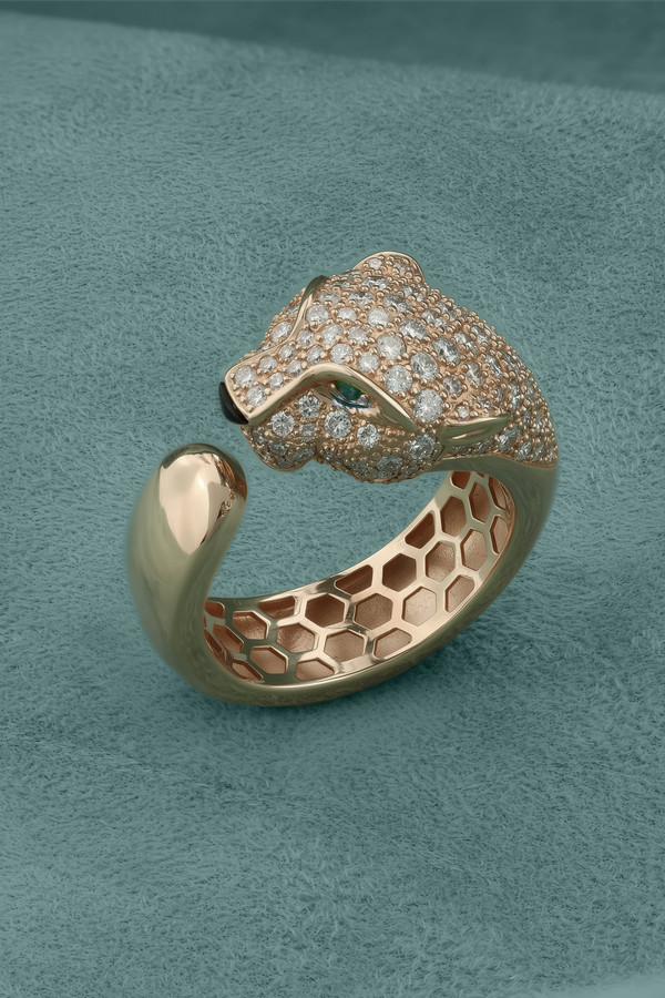 Кольцо из розового золота 585 пробы c бриллиантами, изумрудом и ониксом