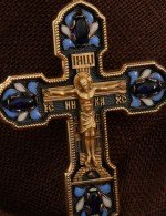 Крест из золота c эмалью и сапфиром