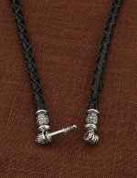 Гайтан из белого золота c кожаным шнурком