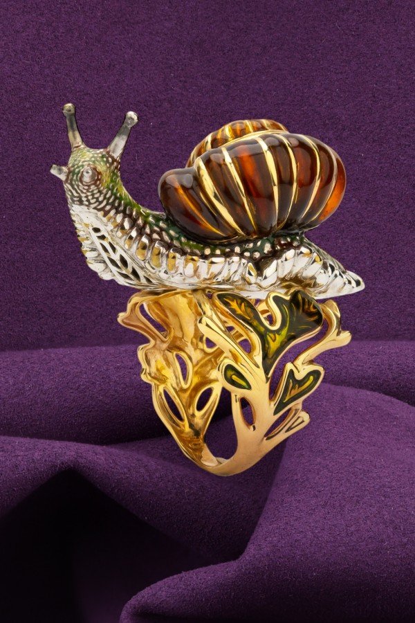 Кольцо из лимонного золота c эмалью