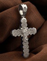 Крест из белого золота c лазуритом