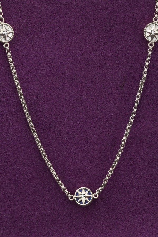 Колье из белого золота c бриллиантами, лазуритом и перламутром