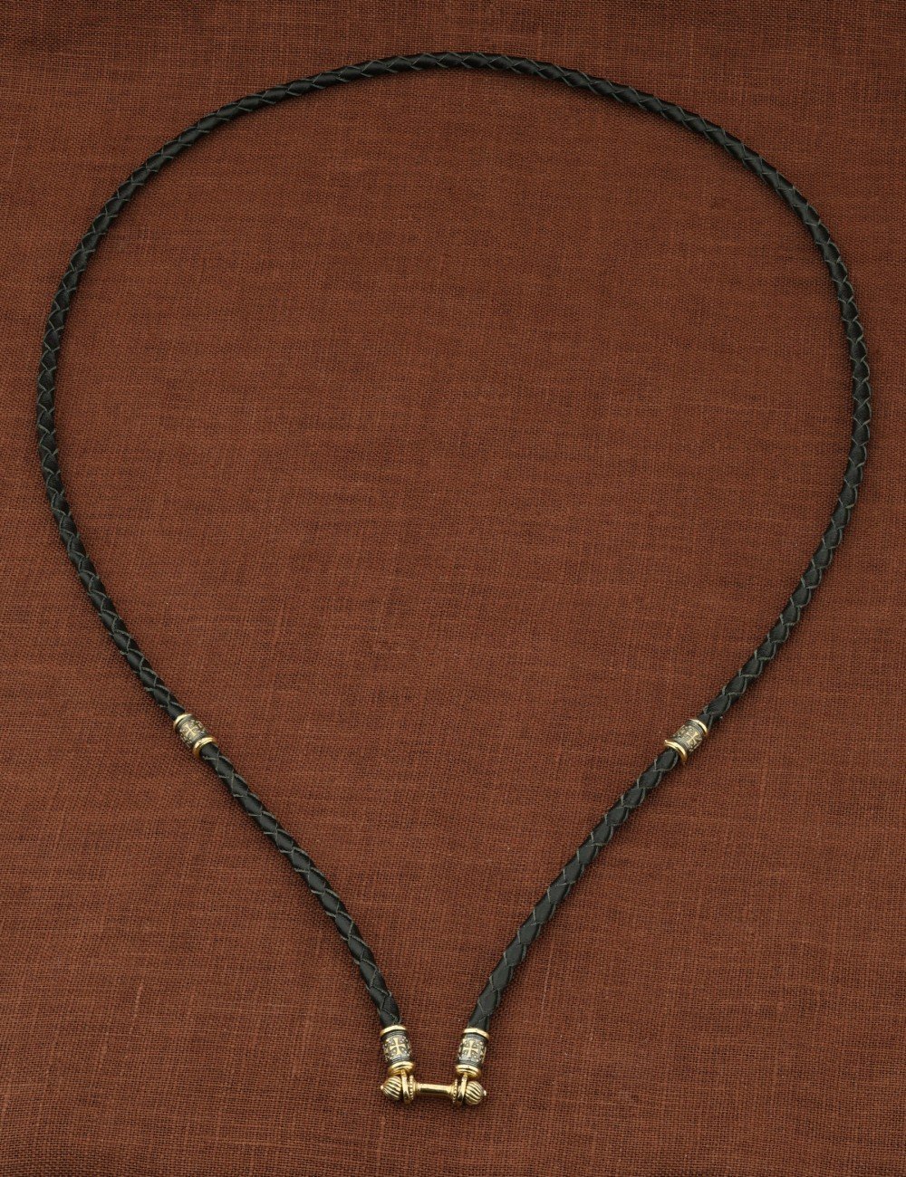 Гайтан из лимонного золота c кожаным шнурком