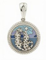 Подвеска из белого золота c эмалью