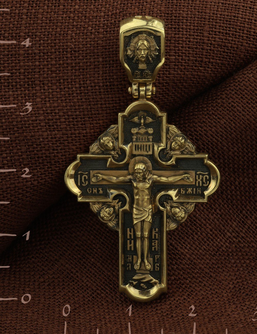 Крест из лимонного золота