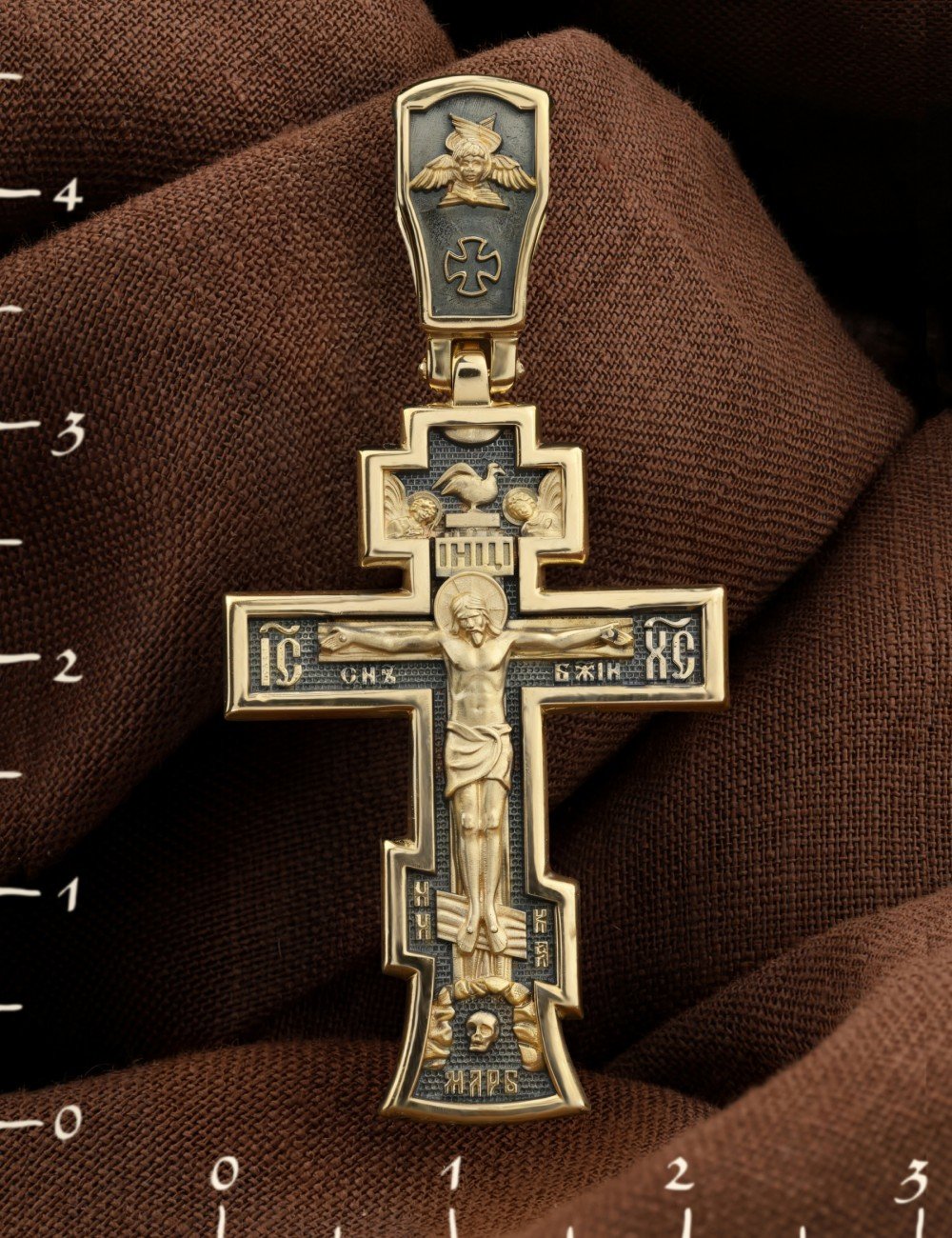 Крест из лимонного золота