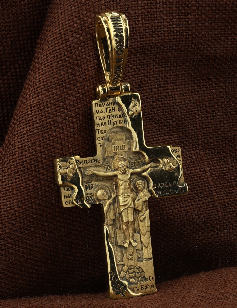 Крест из лимонного золота