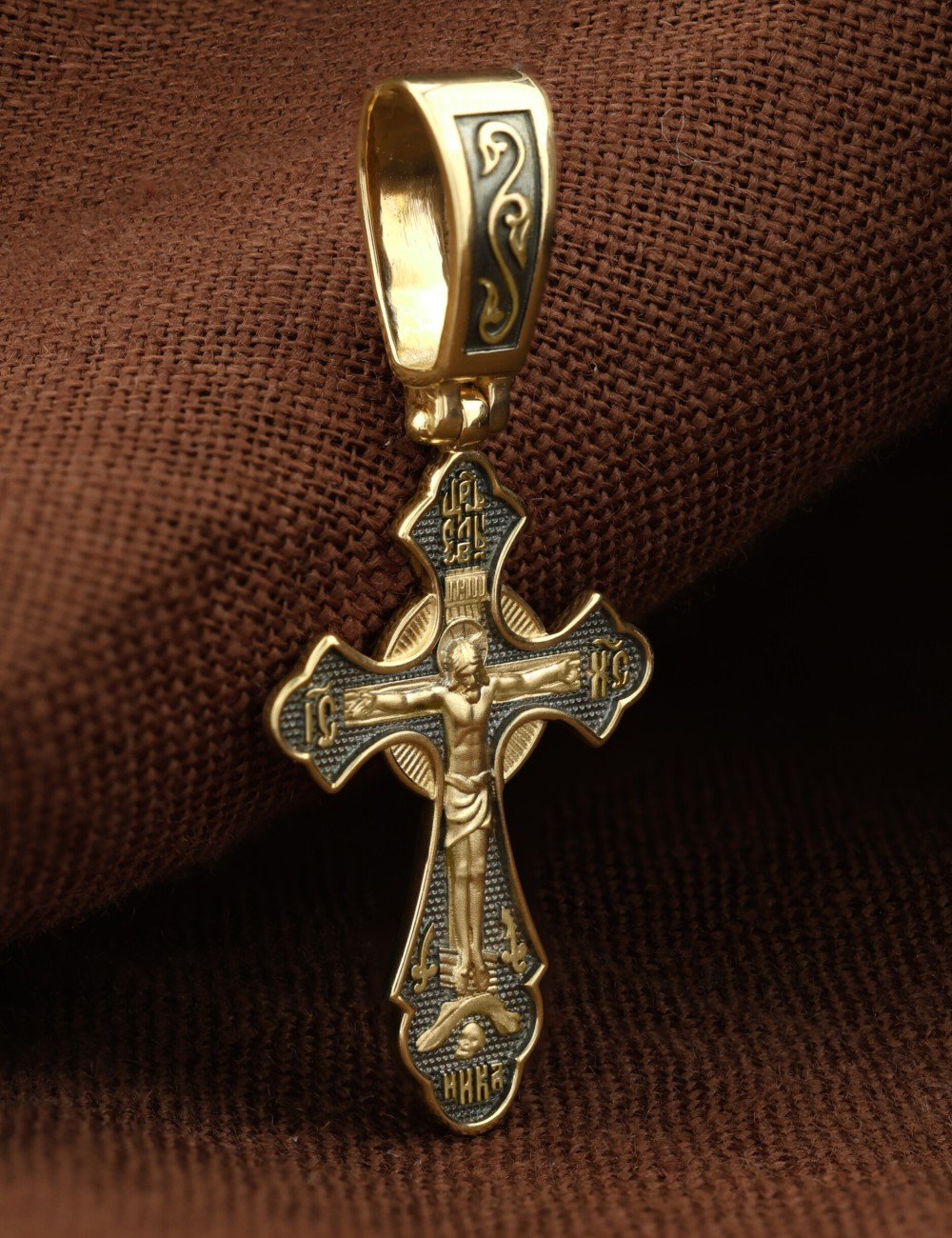 Крест из лимонного золота