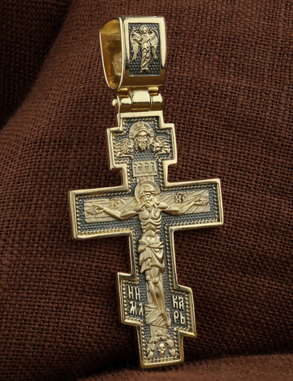 Крест из лимонного золота