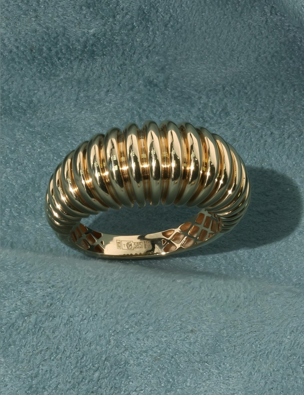 Кольцо из лимонного золота