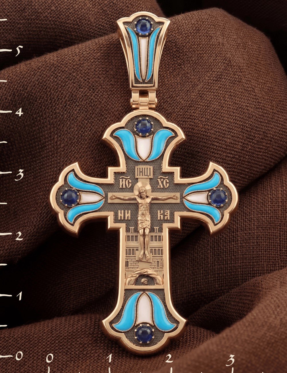 Крест из золота c эмалью и сапфиром