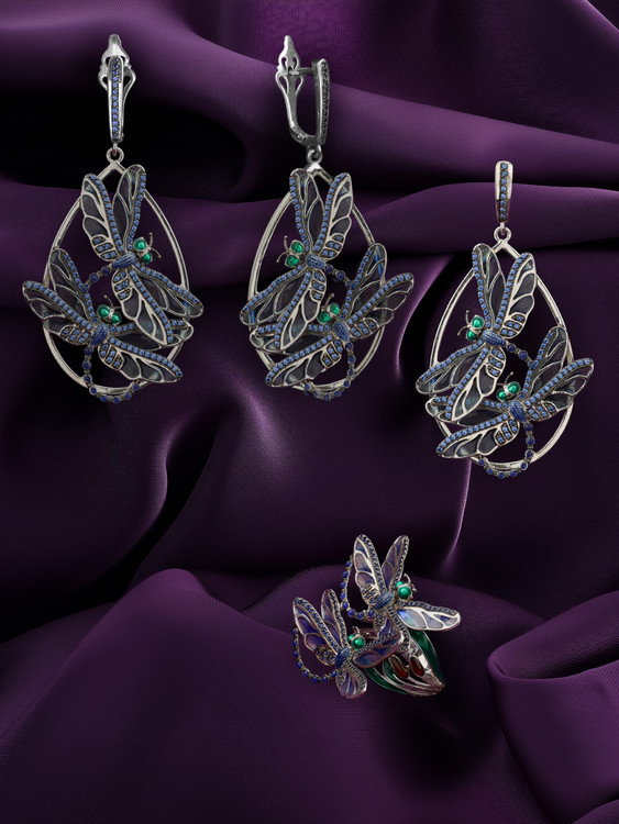 Серьги из белого золота 585 пробы c сапфиром и эмалью