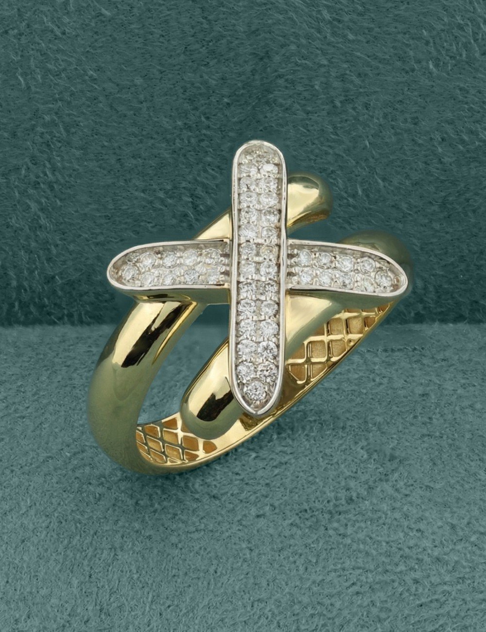 Кольцо из лимонного золота c бриллиантами