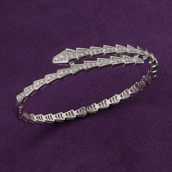 Браслет из белого золота 585 пробы c бриллиантами