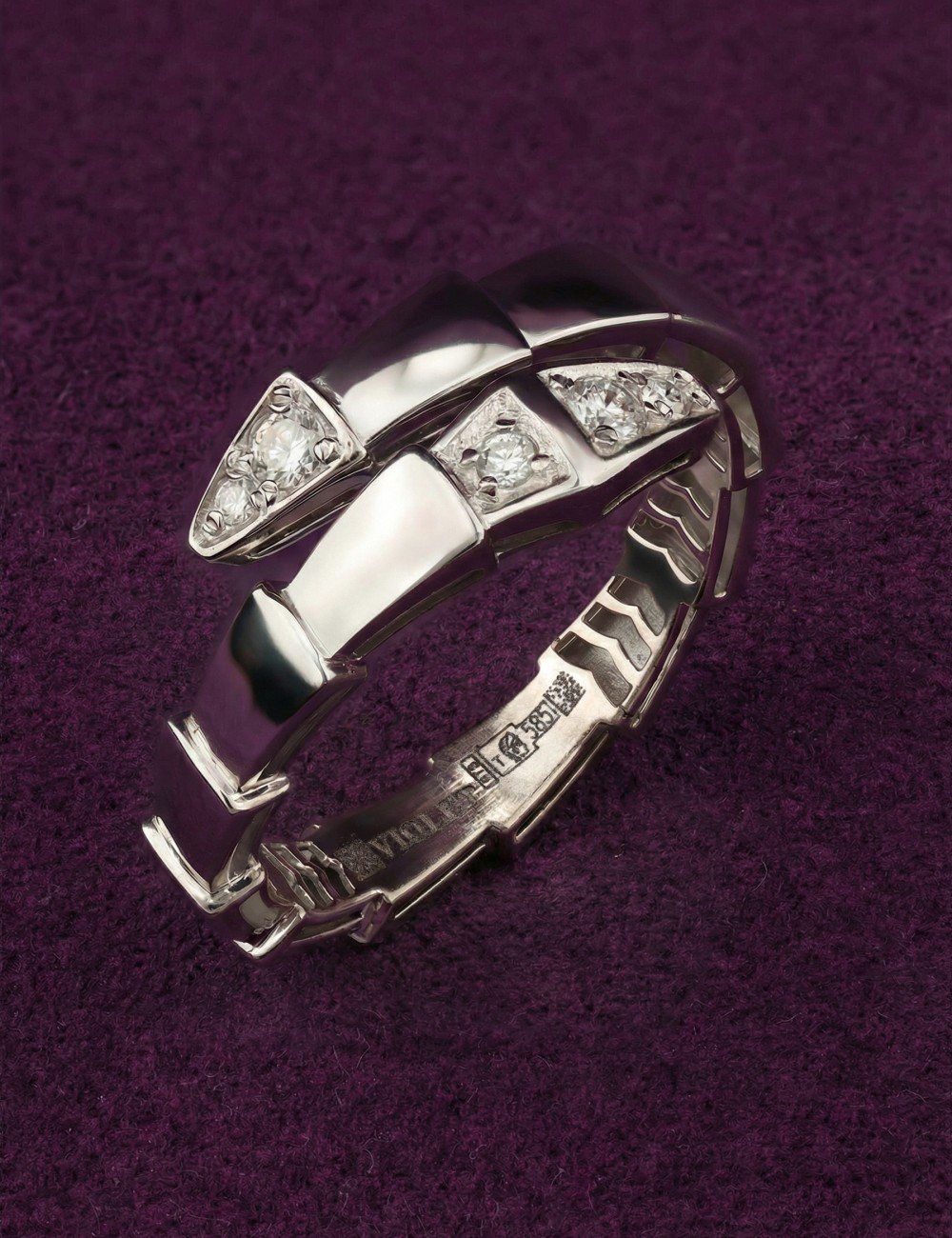 Кольцо из белого золота c бриллиантами