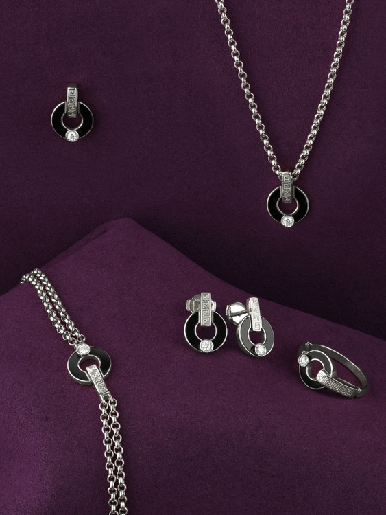 Кольцо из белого золота 585 пробы c бриллиантами и ониксом