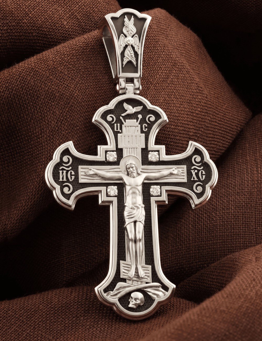 Крест из белого золота c бриллиантами