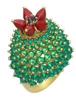 Кольцо из лимонного золота c гранатом, хризопразом, изумрудом и кораллом