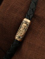 Браслет из золота c кожаным шнурком